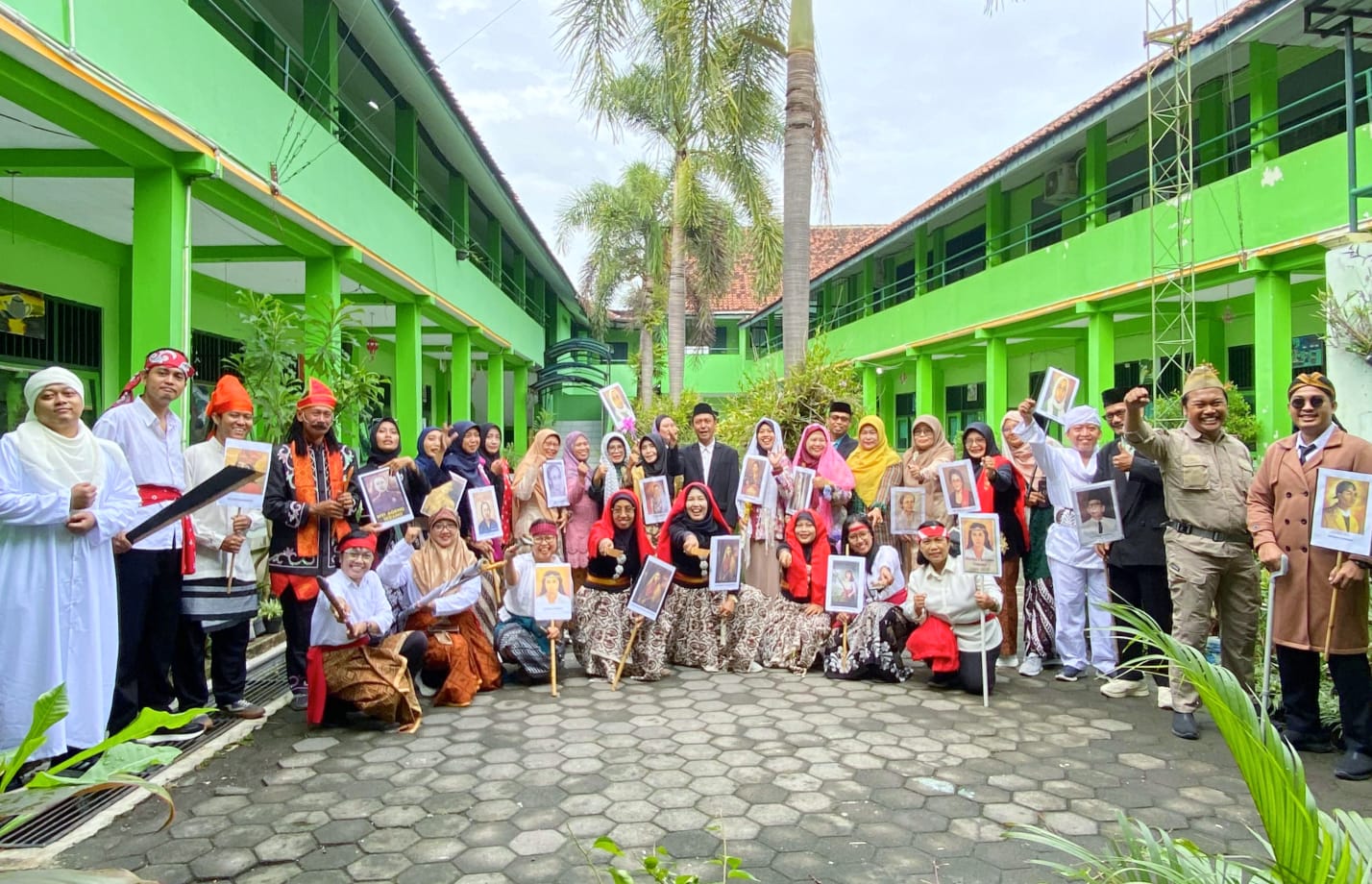 Semarak HUT ke-47 SMP Negeri 1 Wedi: Dari Lomba Tradisional hingga Karnaval Budaya dan Kepahlawanan